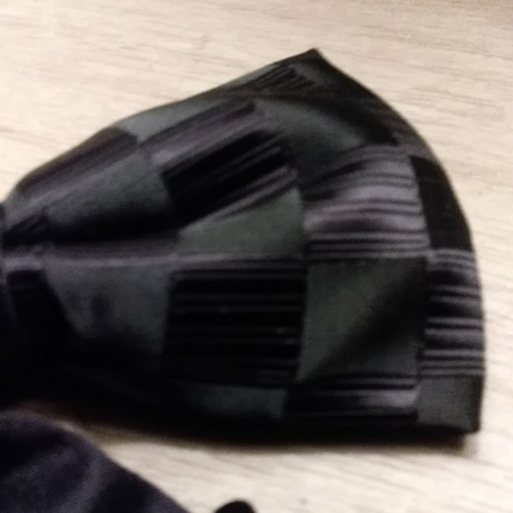 BOW TIE - Picture 3 of 4